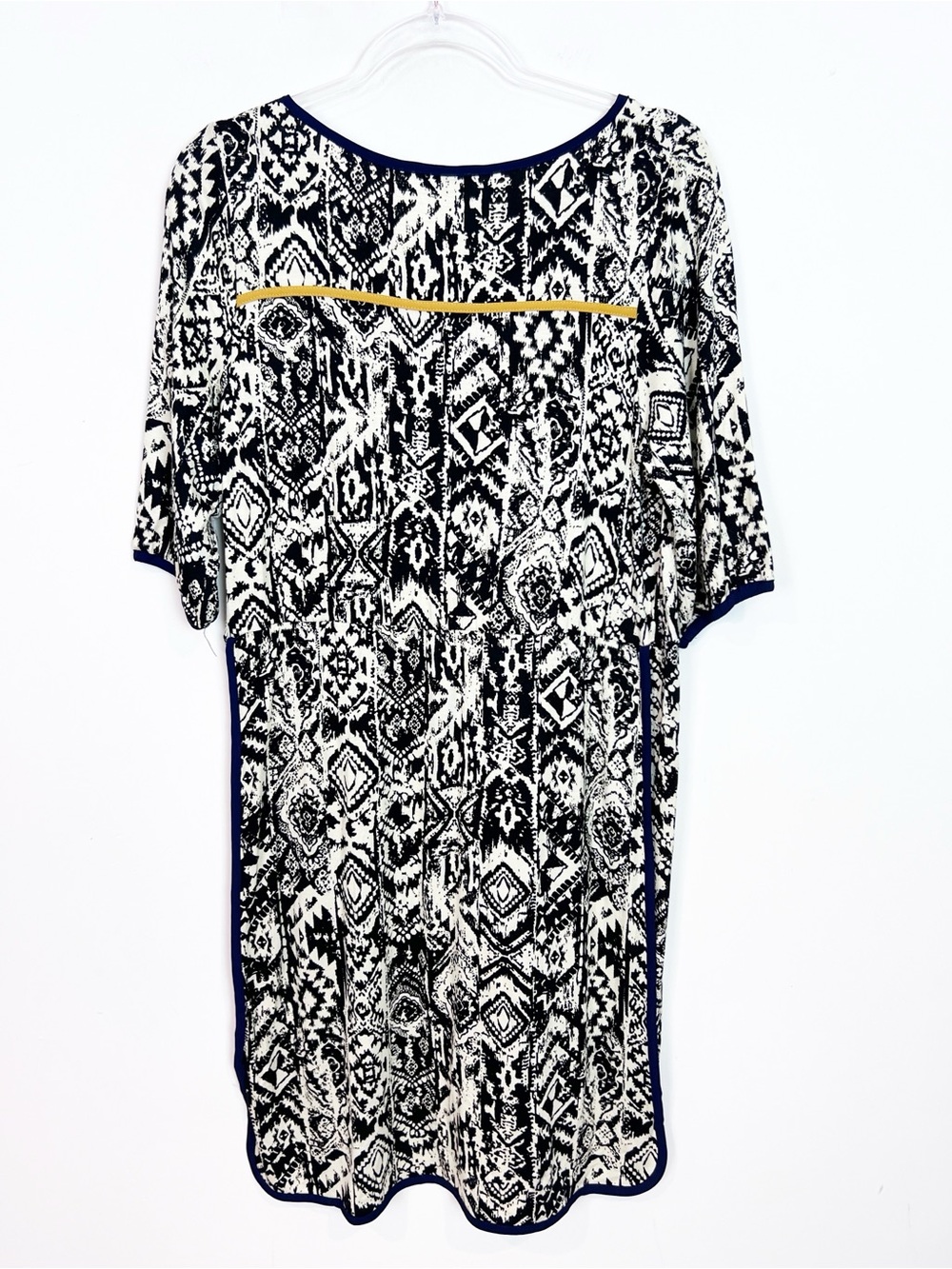 THML OFF-WHITE NAVY PATTERN SHIFT DRESS WOMENS LARGE - Picture 2 of 5